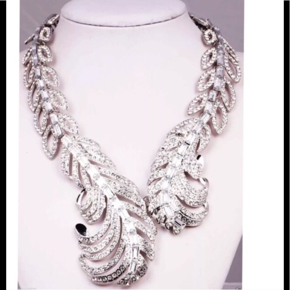 💋Stunning crystal statement necklace